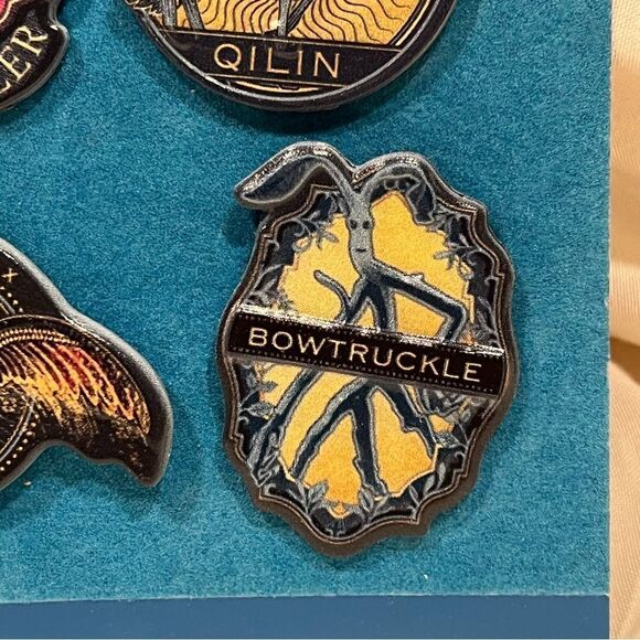 Universal Studios X Harry Potter Fantastic Beasts Collectible Trading Pins NWT - Picture 5 of 6